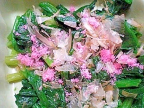 ほんのり甘い!　「桜でんぶかけほうれん草のお浸し」